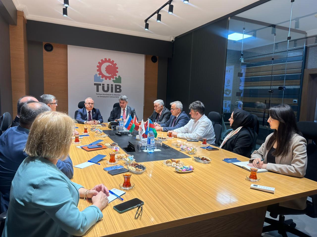 Türkiyə Respublikasının Azərbaycandakı Səfiri Birol Akgün TÜİB-i ziyarət edib